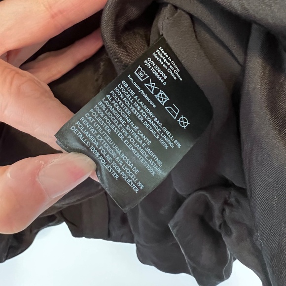 H&M Black Poof Sleeve Ruched Front, Back Sleeve Full Zip back Goth Romantic XL - Picture 11 of 12